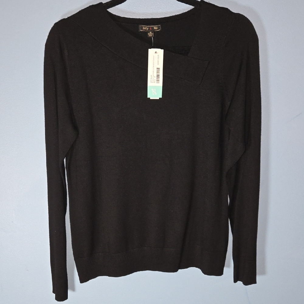 Elegant Black Crewneck Sweater for Women
